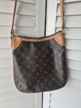 Louis Vuitton Vintage Monogram Odeon Crossbody Shoulder Bag in Brown/Tan